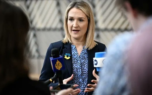 ЄС на переломному етапі щодо кредиту Україні €90 млрд,- глава МЗС Ірландії Макенті