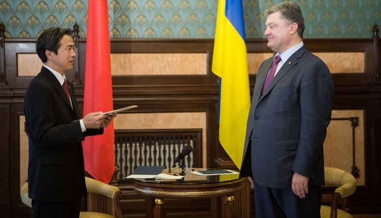 Порошенко принял верительные грамоты у послов Китая, Казахстана, Южной Кореи, Малайзии и Аргентины. ФОТОрепортаж