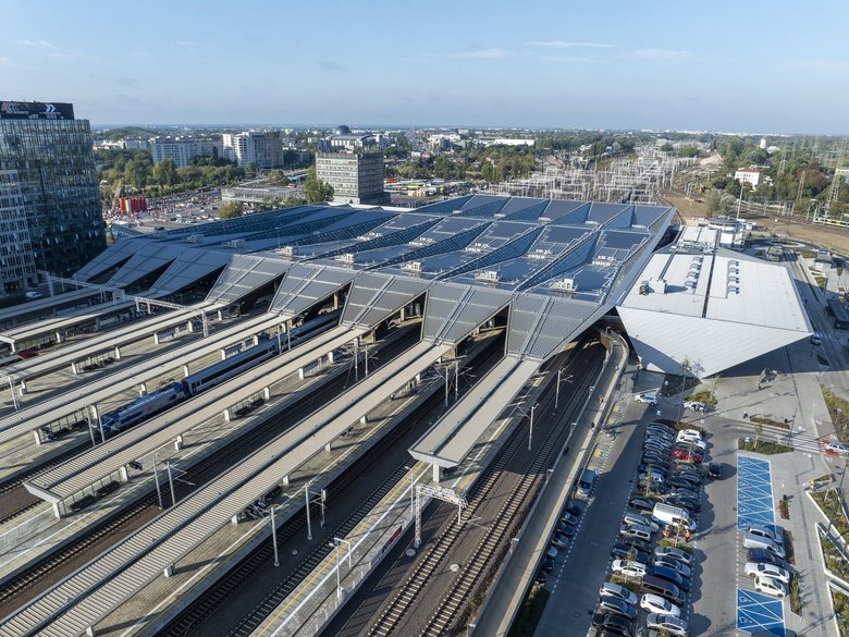 У Варшаві після ремонту відкрили один із найбільших вокзалів Польщі