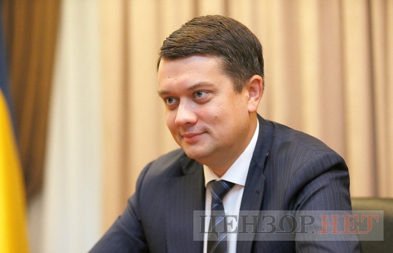 Дмитро Разумков: Мене можна застрелити – це теж варіант для вирішення питання. Але підстав позбавити мене мандата у них немає жодних 01