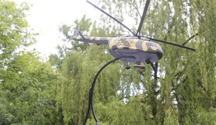 Копію збитого російськими терористами вертольота Мі-8 встановили у Львові. ФОТОрепортаж