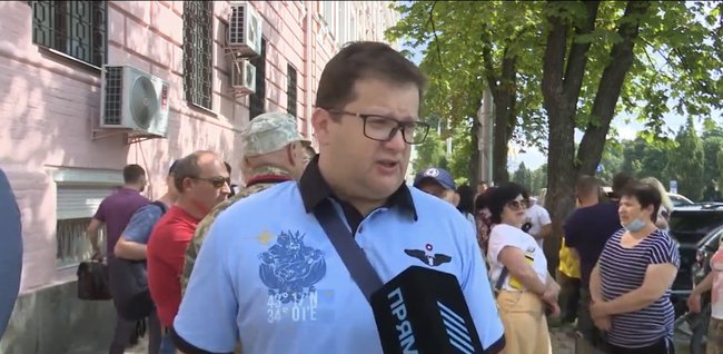 Власть системно преследует боевых генералов: У стен Печерского райсуда проходит акция в поддержку Павловского 03 Власть системно преследует боевых генералов: У стен Печерского райсуда проходит акция в поддержку Павловского 03