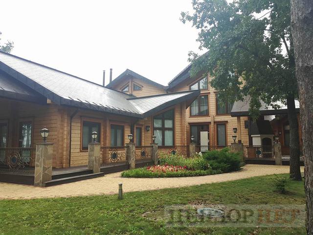 Hunting home of fugitive president Yanukovych: trophy from Lukashenko and guards shooting club 15 Hunting home of fugitive president Yanukovych: trophy from Lukashenko and guards shooting club 15