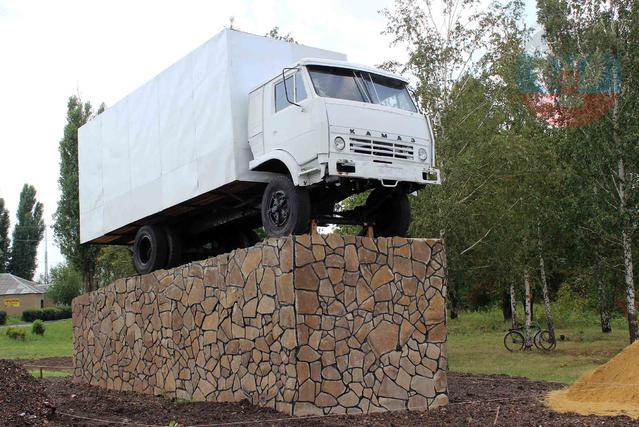 памятник гумконвой