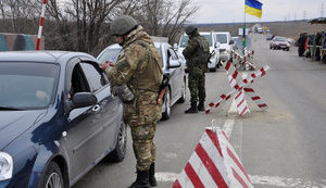 Кабмін спростив в’їзд для мешканців окупованих територій