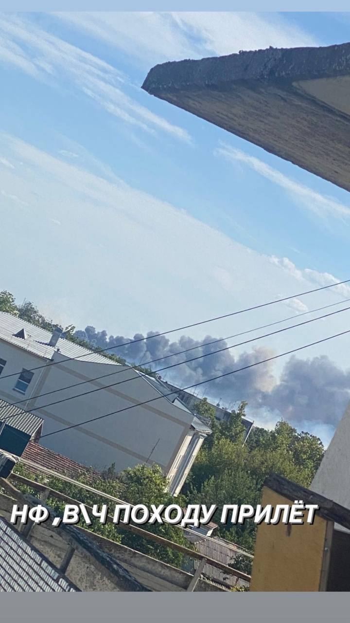 Жители оккупированного Крыма сообщают о взрывах в районе военного аэродрома у Новофедоровки 01