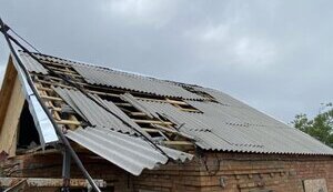Росіяни атакували Дніпропетровщину FPV-дронами, артилерією та КАБами: постраждало 2 жінки, є руйнування. ФОТОрепортаж