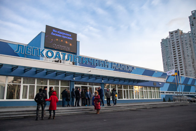 Брати Клички відкрили оновлений легкоатлетичний манеж у Києві 22