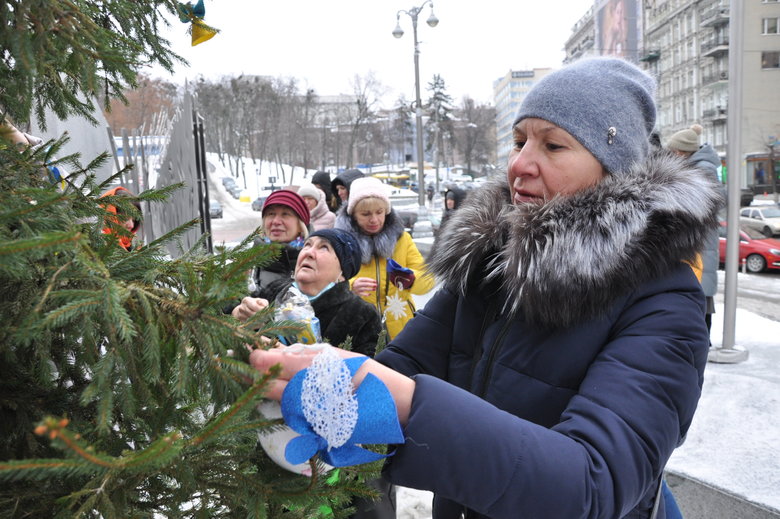 Ялинка для Героїв: у Києві вшанували память загиблих воїнів та Героїв Небесної Сотні 07