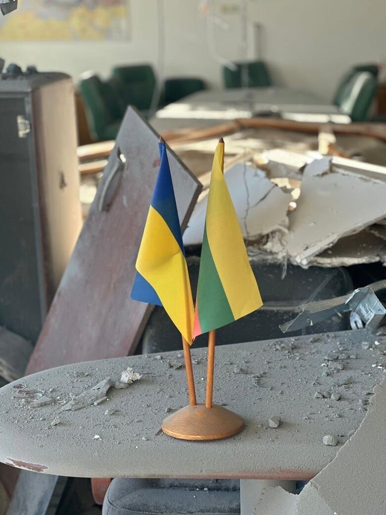 Обстріл почесного консульства Литви у Херсоні: наслідки удару