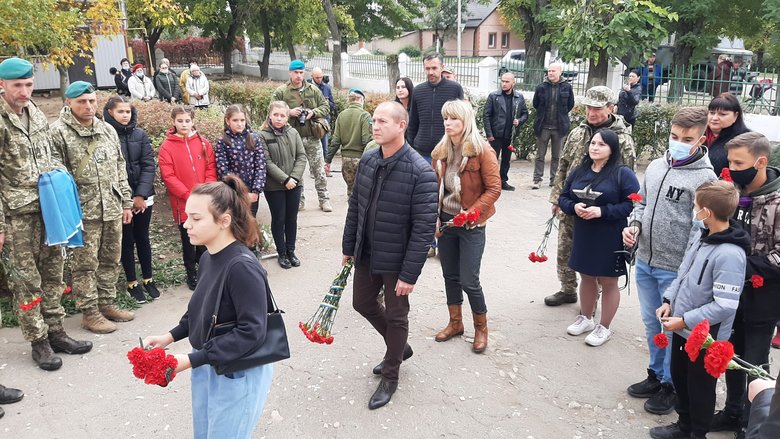 Меморіальні дошки двом полеглим воїнам 36-ї ОБрМП відкрили в Миколаєві 07