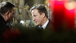 Завтра Европа введет санкции против российских чиновников, причастных к агрессии, - Кэмерон