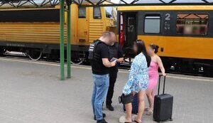 Продавала жінок до борделів у Катарі: прикордонники затримали 23-річну організаторку торгівлі людьми. ФОТОрепортаж