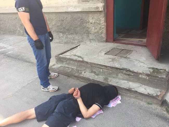 СБУ в Хмельницком обезвредила банду рэкетиров 01