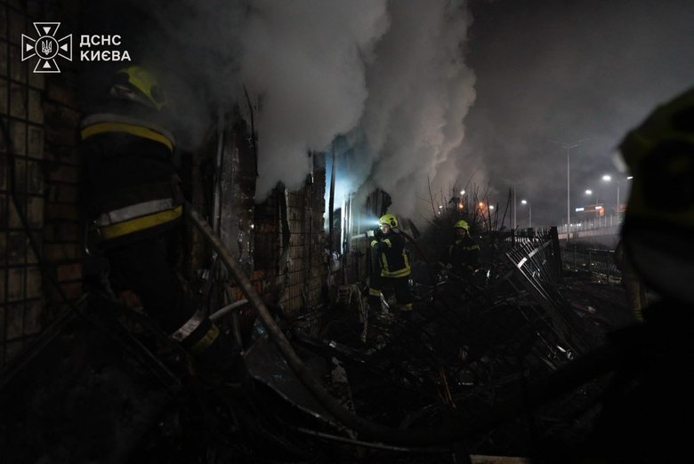 Наслідки обстрілу Києва від ДСНС
