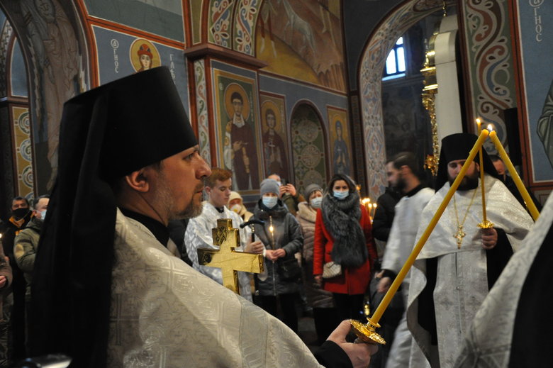 У Києві відбулась панахида за загиблими захисниками Донецького аеропорту 16 У Києві відбулась панахида за загиблими захисниками Донецького аеропорту 16