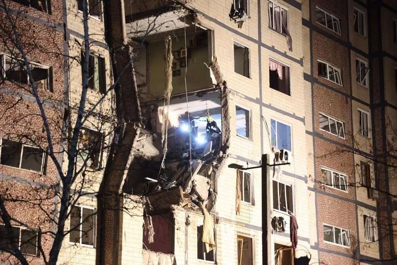 Dnipro: Russian strike on a residential building, two people missing