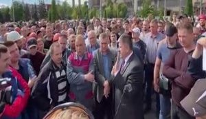 Власти Жлобина в Гомельской области после забастовки на заводе пообещали выпустить всех задержанных и разрешили провести митинг. ВИДЕО+ФОТОрепортаж