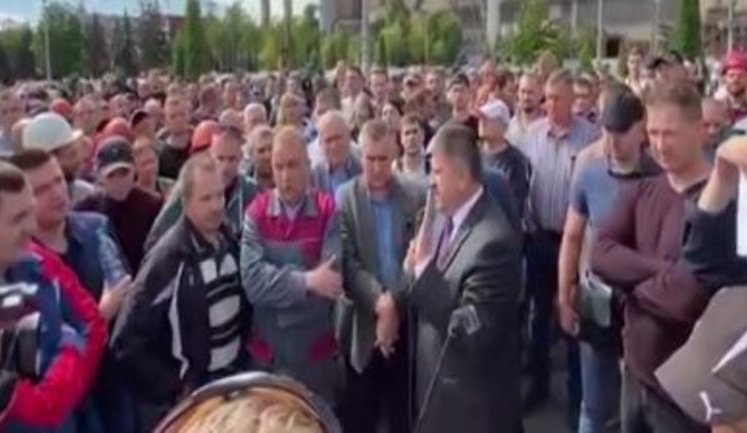 Власти Жлобина в Гомельской области после забастовки на заводе пообещали выпустить всех задержанных и разрешили провести митинг. ВИДЕО+ФОТОрепортаж