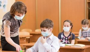 Повний цикл вакцинації пройшли 90% працівників шкіл, - Міносвіти