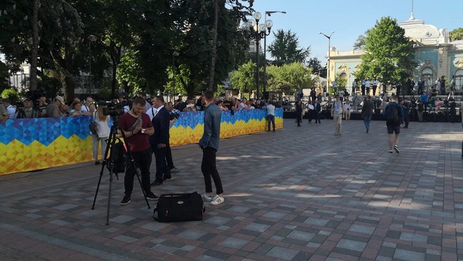 Гуляй-ТЕ. Як Зеленський заступив на посаду і розпустив Раду 04