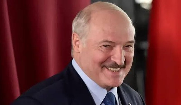 ЄС зняв санкції з наближених до Лукашенка олігархів Гуцерієва та Шевцова