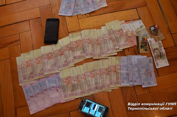 21-летняя сутенер и 20-летняя проститутка задержаны в Тернополе 02 21-летняя сутенер и 20-летняя проститутка задержаны в Тернополе 02