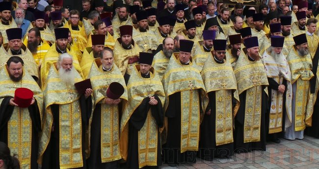 Онуфрій, Новинський, Бойко і віряни: як УПЦ МП хресну ходу проводили 28