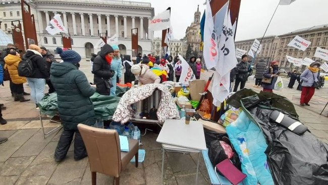 Протест ФОПов: на Майдане новые конфликты митингующих с полицией из-за палаток и пенопласта 02 Протест ФОПов: на Майдане новые конфликты митингующих с полицией из-за палаток и пенопласта 02