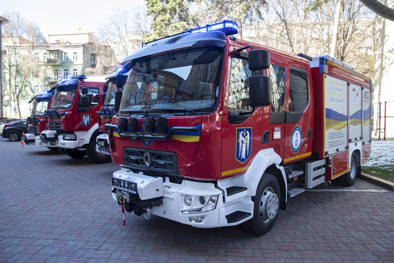Лейпциг передав Києву чотири сучасні пожежні автомобілі, - Кличко 01