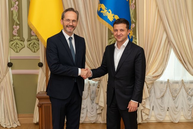 Zelenskyi receives credentials from ambassadors of European states 03