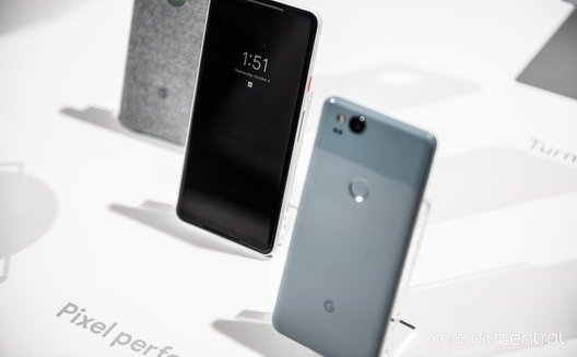 Google представила новые модели смартфона и ноутбука. ВИДЕО