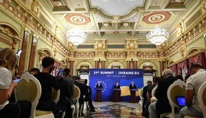 Зеленский: Мы движемся к устойчивому прекращению огня на Донбассе