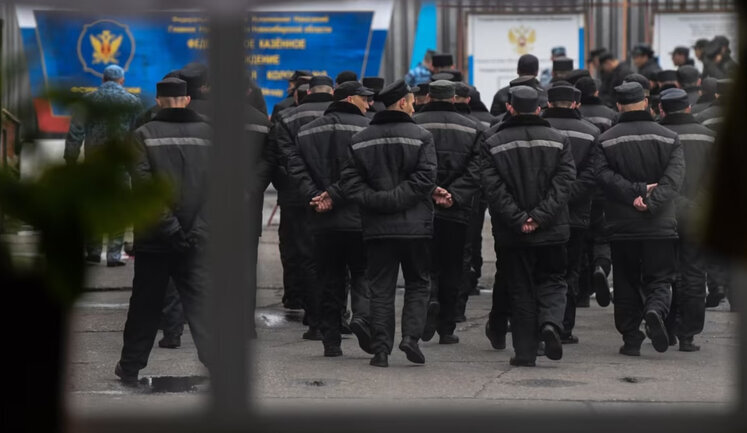 У Росії чоловіка засудили до 5,5 років тюрми за коментар "Боже, храни Азов"