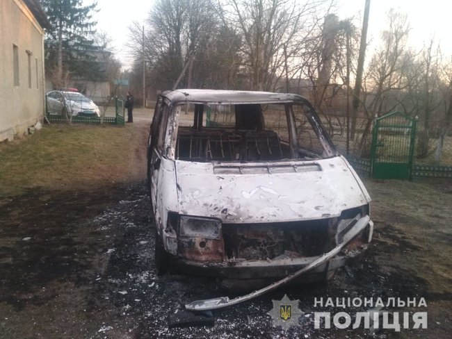 Невідомі на Волині спалили автомобіль священника ПЦУ Місана 01