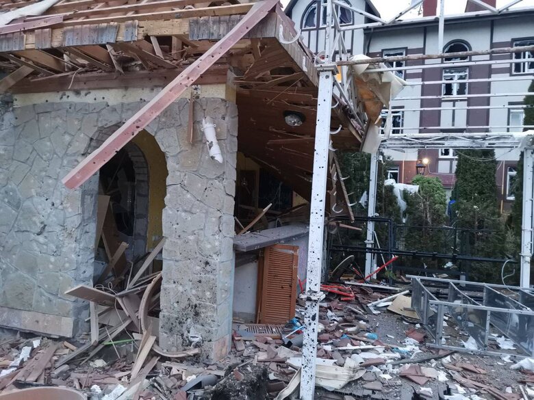 Consequences of rocket attack on residential complex in Zaporizhzhia 04