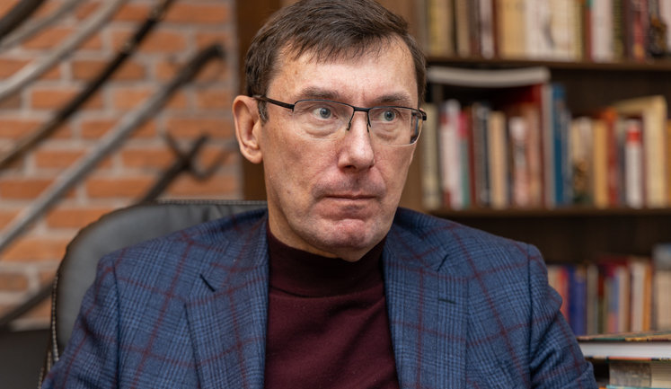 Юрій Луценко: "І тут, як зараз, чую голос Єрмака: "Юрій Віталійович, та навіщо нам ця Європа, нам треба з росіянами домовлятись""