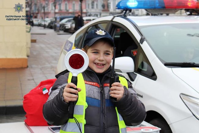 Різдво з патрульними, - правоохранители провели праздник для детей 05