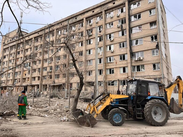 Ночью россияне нанесли удары по центру Краматорска, - мэр Гончаренко 04