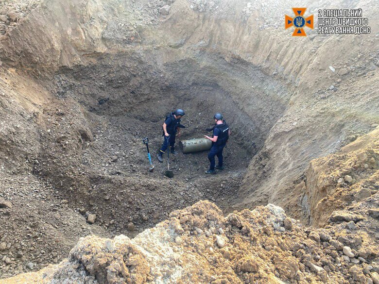 Сапери вилучили бойові частини ракет 