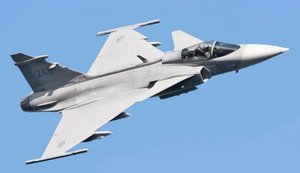 Винищувач Gripen ВПС Угорщини в небі