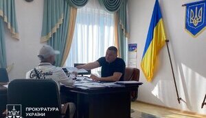 В Киеве будут судить трех мужчин, которые за $2600 обещали помочь с отсрочкой ВВК. ФОТОрепортаж
