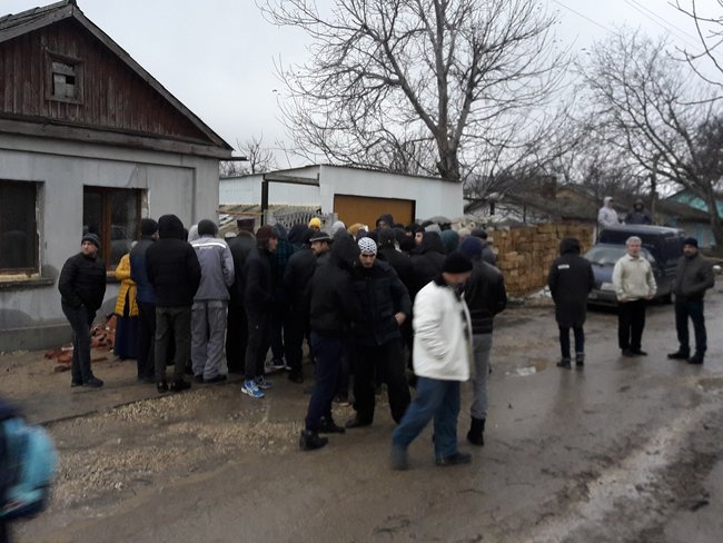 Occupying authorities apprehend two Crimean Tatar activists after searches in their houses 03 Occupying authorities apprehend two Crimean Tatar activists after searches in their houses 03