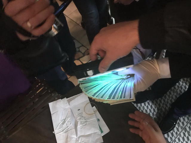 Руководство Одесской дирекции Укрпочты попалось на взятке, - СБУ 02
