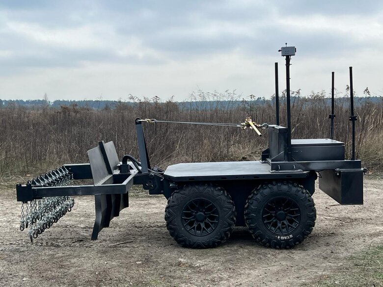 Дистанційний комплекс для розмінування Ratel Deminer