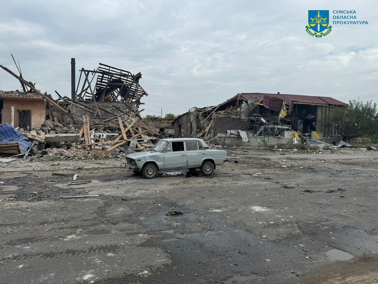 Росіяни обстріляли Ямпіль КАБами, загинув чоловік