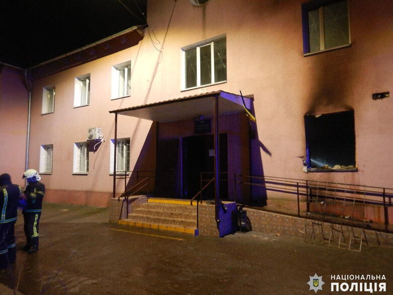 хлопець підпалив райсуд у Миколаєві