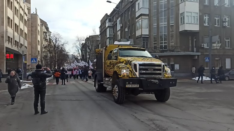 Участники митинга SaveФОП начали шествие в центре Киева 10