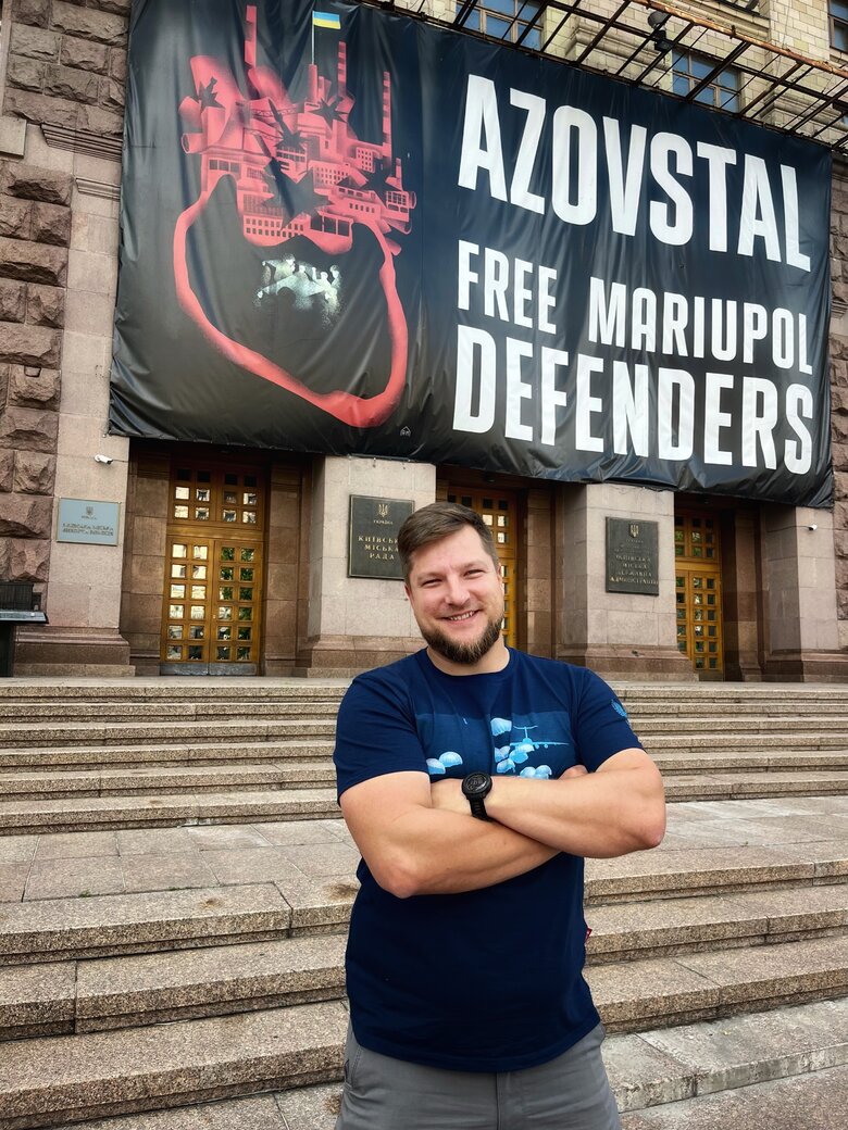 Олександр Погребиський: Барабани та овочерізки в укриття - це взагалі трешак! Але за таке треба дякувати Офісу президента 04