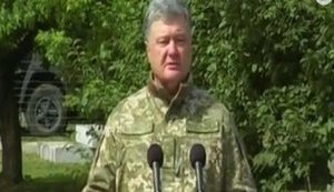 "Українська армія стає сильнішою з кожним днем!" - Порошенко про модернізацію танка Т-72А. ВІДЕО